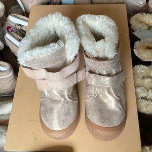 Kids cat & jack fluffy warm and cozy cuddly winter boots pink textile & faux fur